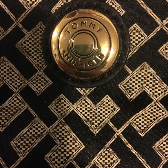 Tommy Hilfiger purse - Picture 2 of 2